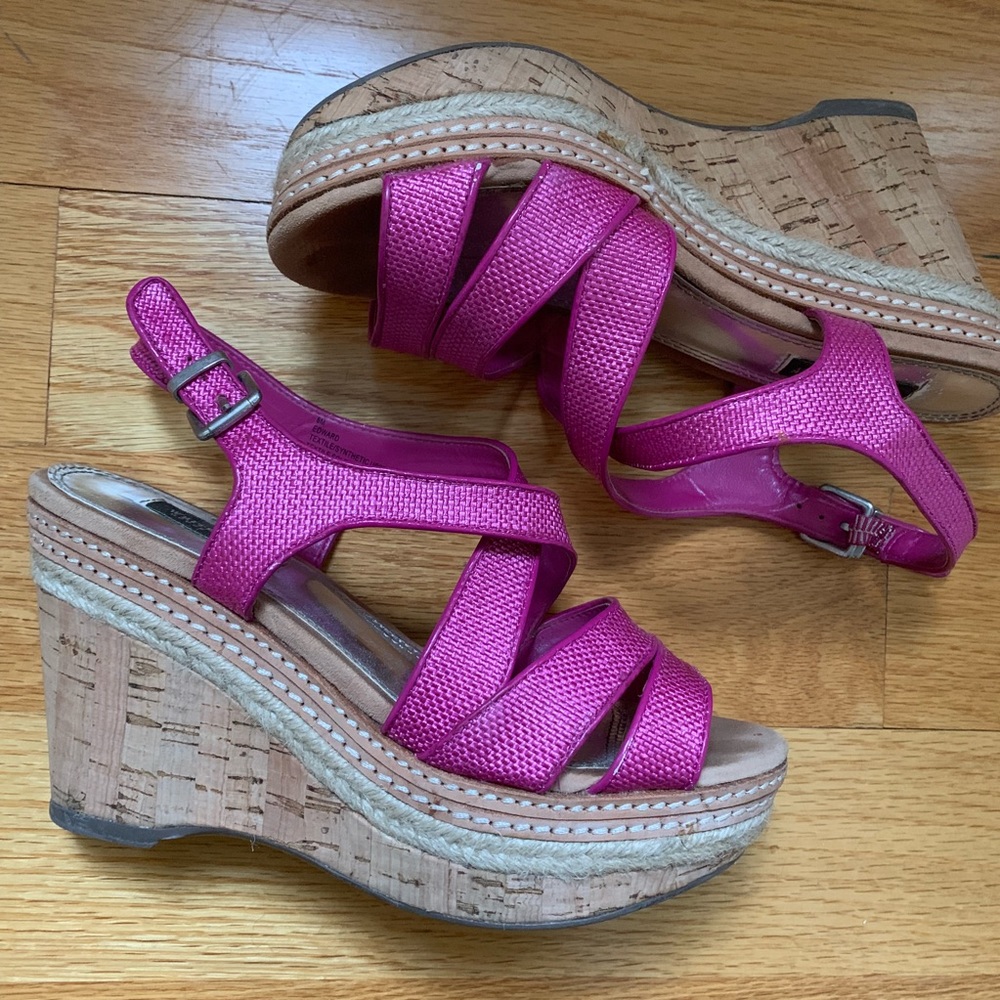 White House Black Market platform wedge